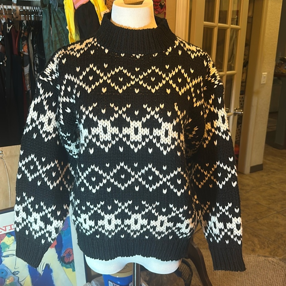 Vintage black and white sweater